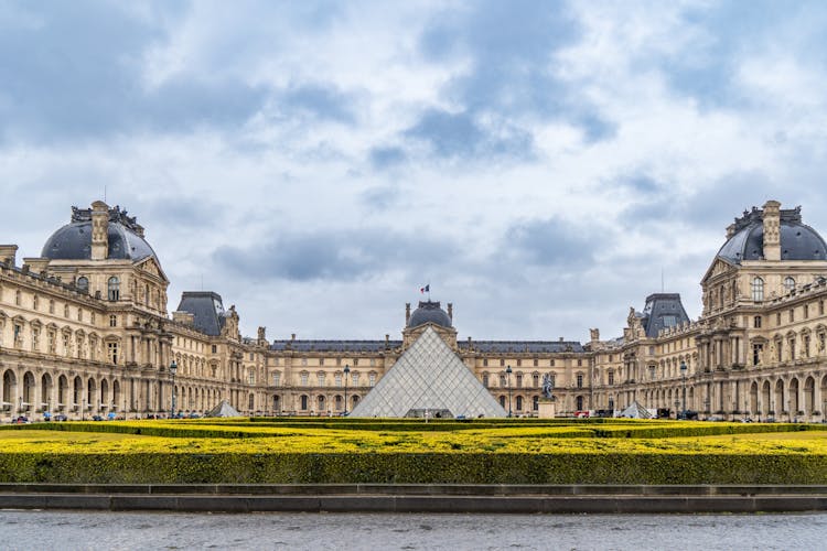 Paris Rail Tour from London with Sightseeing Bus