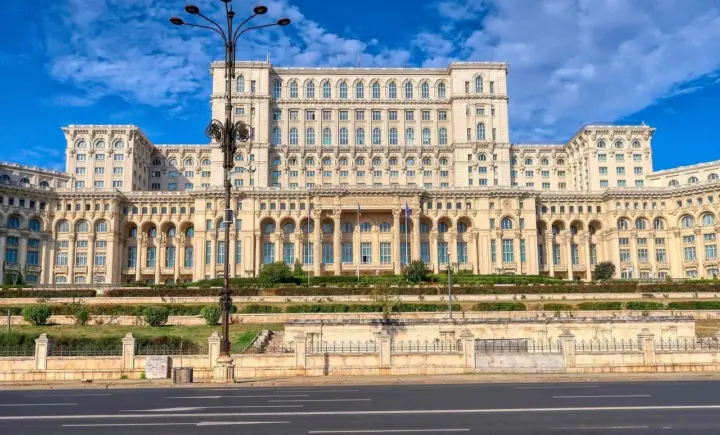 Bucharest Communism Tour: Parliament & Ceausescu Mansion