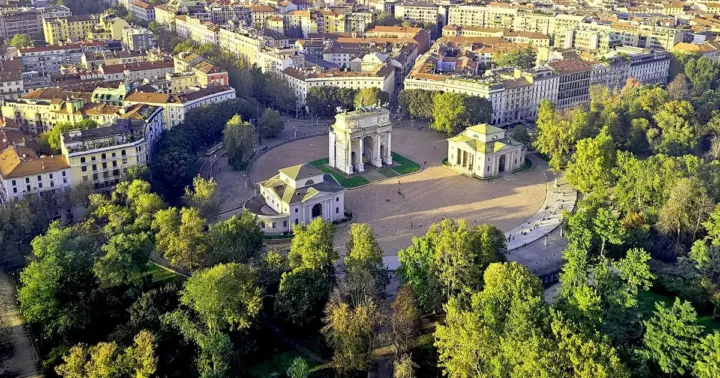 Tour guiado por la Torre Branca y el castillo Sforzesco