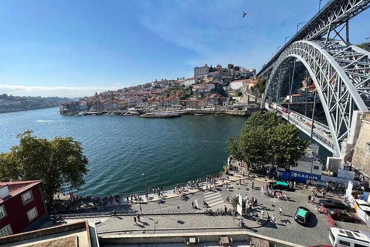 Porto All-in-One: Tailor-Made Walking Tour with Lello option