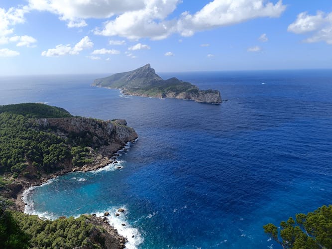 Excursión panorámica costera desde el pueblo de Sant Elm con parada en la playa
