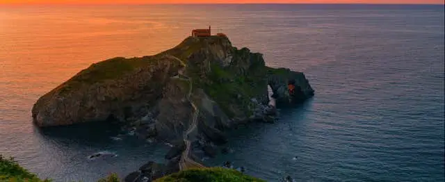 Mirador de Gaztelugatxe y Puente de Vizcaya + Cata de txakoli