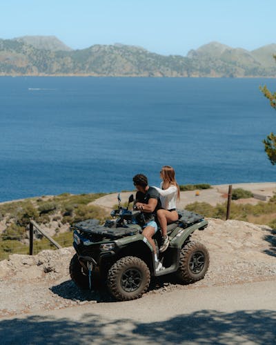 Excursión en quad por la isla de S'illot