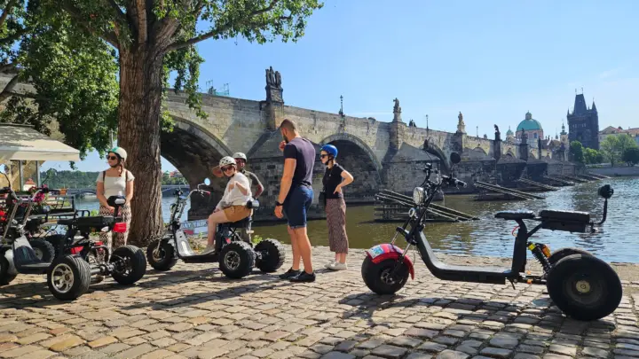 Praga: tour en triciclo Monster Bike '2026