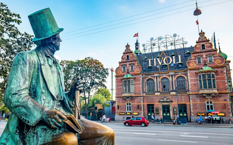 Copenhagen Pass con autobús hop-on hop-off, crucero y Jardines de Tivoli