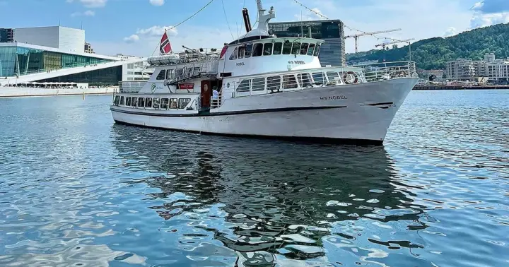 Oslo: crucero guiado por los fiordos en el M/S Nobel