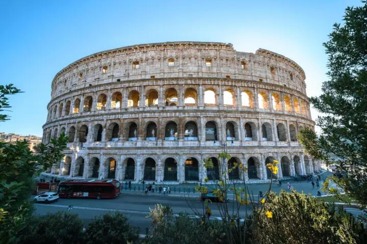 Roma: tour prémium por la arena del Coliseo con subterráneo opcional