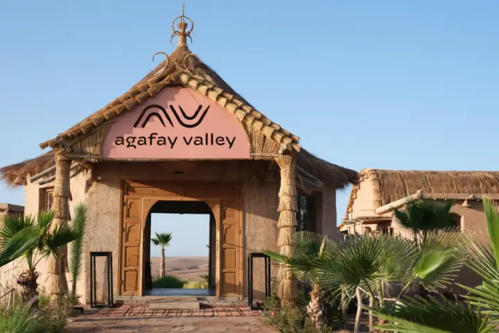 Desde Marrakech: cena en el desierto de Agafay y montar a camello