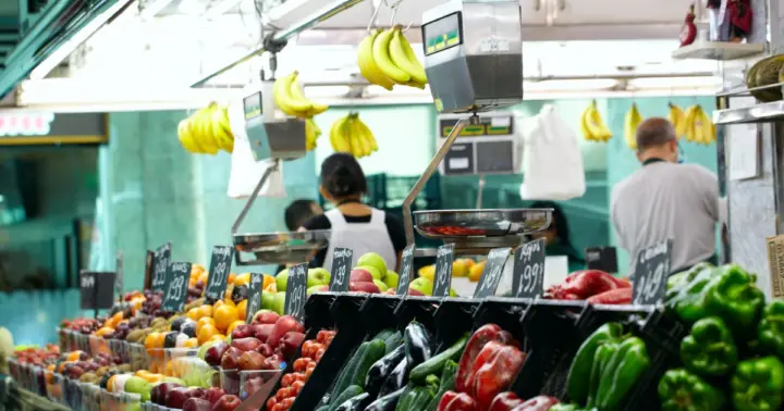 Barcelona: Boqueria Market & Old Town Walking Tour