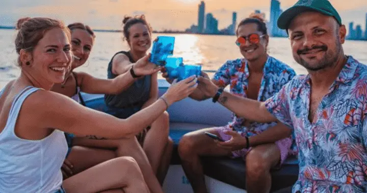Cartagena: Speedboat Sunset Cruise w Open Bar & After Party