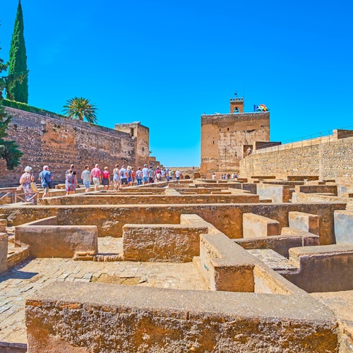Alhambra: Entrada sin colas + Tour guiado