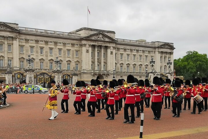 Buckingham Palace Tickets & Changing of the Guard — Small Group