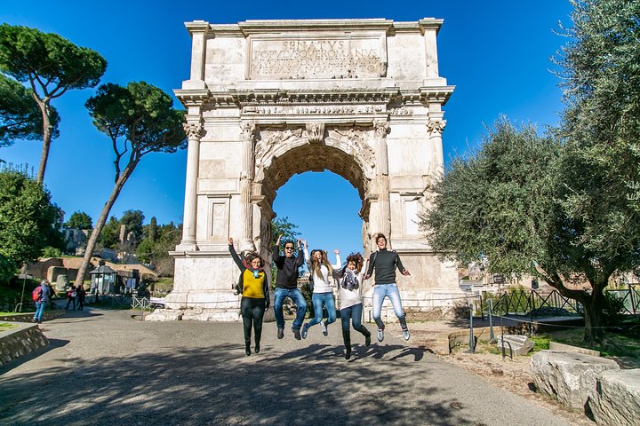 Tour a pie por el Coliseo Foros y Antigua Roma