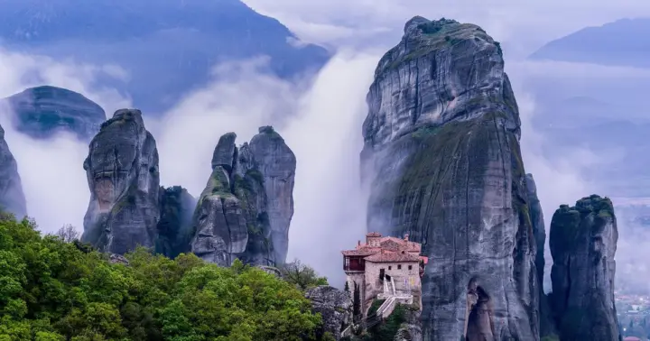 Desde Atenas: Excursión de 2 días a Meteora, las Termópilas y Delfos