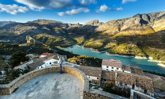 Excursión de un día a Guadalest, Altea y las Cascadas del Algar desde Benidorm
