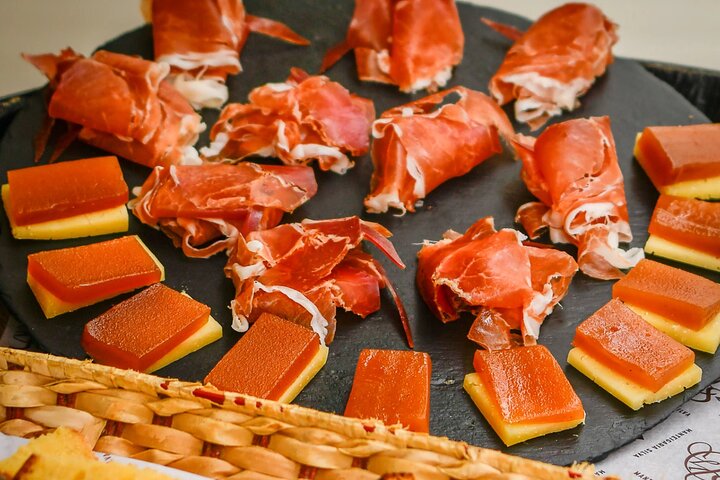 Awarded Original Lisbon Food Tour: 17 Tastings Alfama & Mouraria