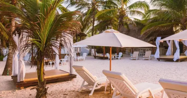 Cartagena: Escape a Marine Beach, Cóctel y Piscina