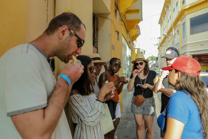 Cartagena: Recorrido a pie por la comida callejera