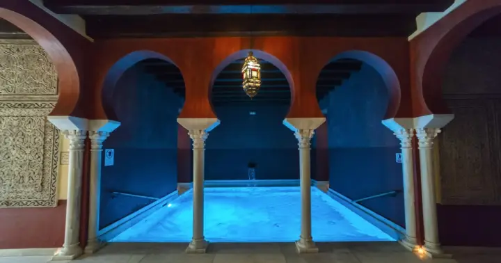 Baño Califal en los Baños Árabes de Córdoba con masaje opcional