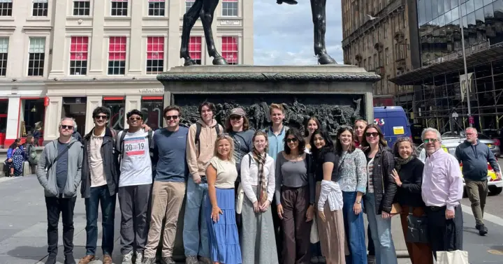 Glasgow: City Highlights Walking Tour with Local Guide