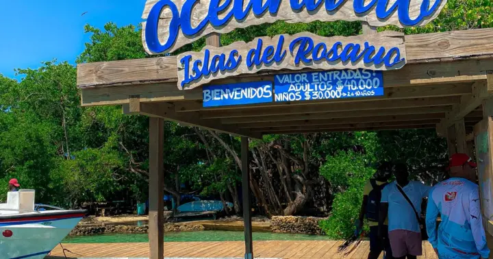 Cartagena: 5 Rosario Islands Tour with Snorkeling and Lunch