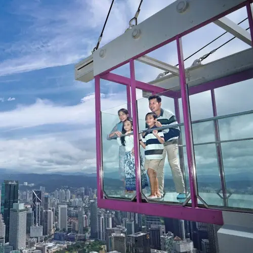 Torre KL: Entrada