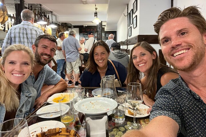 Descubre los mejores pintxos de San Sebastián en un tour culinario único