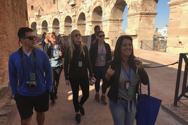 Tour al Coliseo con piso de arena y Foro Romano | Tour semiprivado