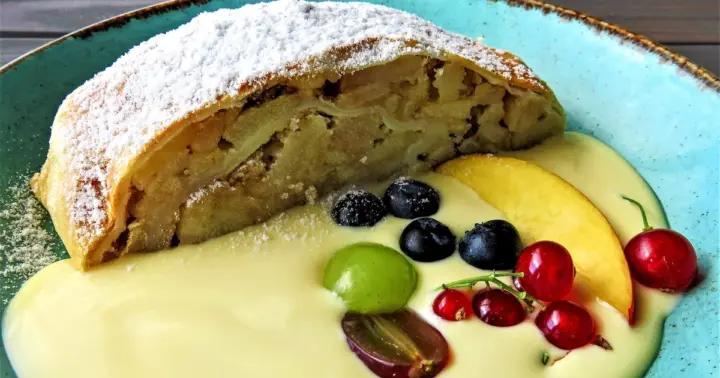 Vienna: Food tasting tour of Hidden Gems (Small Groups)