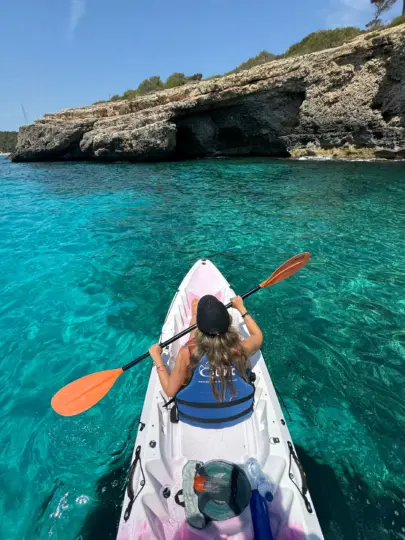 Mallorca: Excursión en Kayak y Paddle Surf por cuevas de agua cristalinas