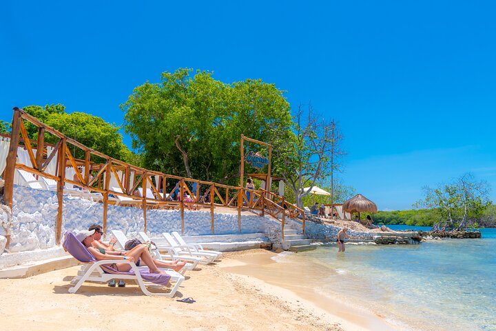 Playa Encantada de Día Completo Isla Rosario La Naturaleza es el nuevo Lujo