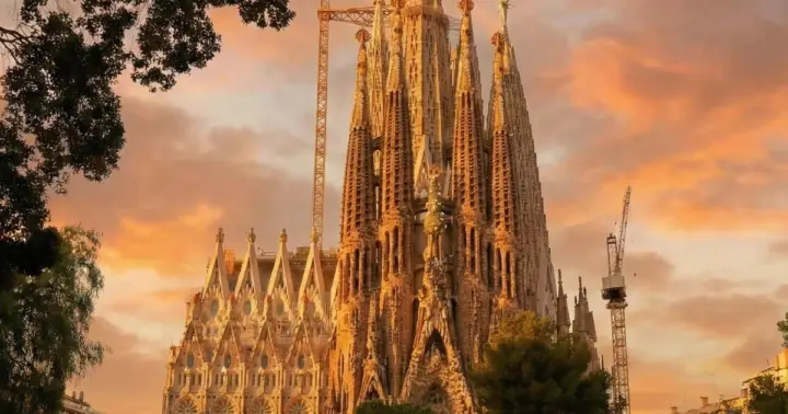 Barcelona: Tour guiado sin colas de la Sagrada Familia