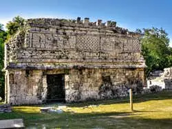 Excursión a Chichén Itzá y el cenote Chichikan