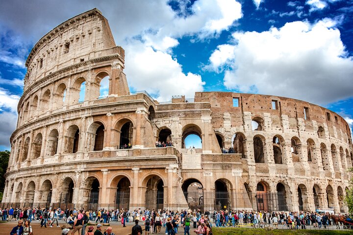 Roma: Lo mejor del Coliseo y Foro Romano Visita guiada para grupos pequeños