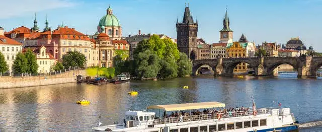 Paseo en barco por Praga