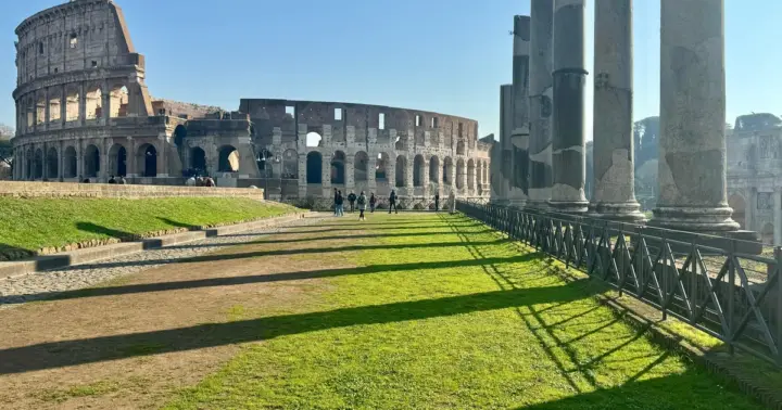 Rome: Colosseum, Ancient Rome Guided Tour or Audio App