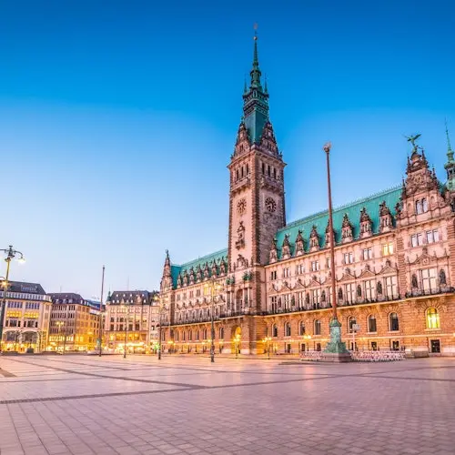 Hamburg City Pass: Acceso a más de 23 atracciones + bus turístico con paradas libres + recorrido en barco