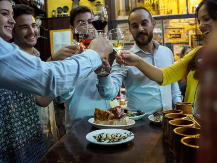 Zaragoza: Evening Tapas Walking Tour in the Old Town