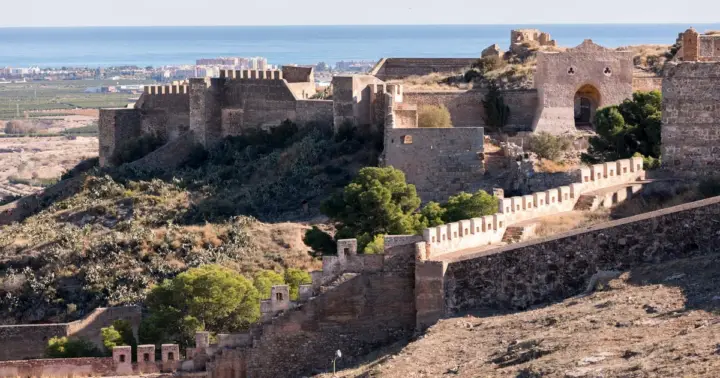 Desde Valencia: excursión Sagunto romano con entradas al castillo y teatro