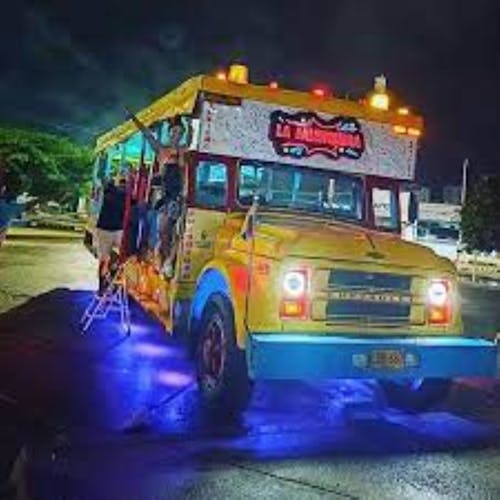 Night tour of Cartagena de Indias aboard a Limo Chiva