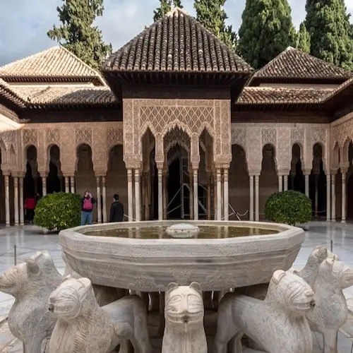Alhambra: Entrada + Audioguía + Acceso opcional a los Palacios Nazaríes