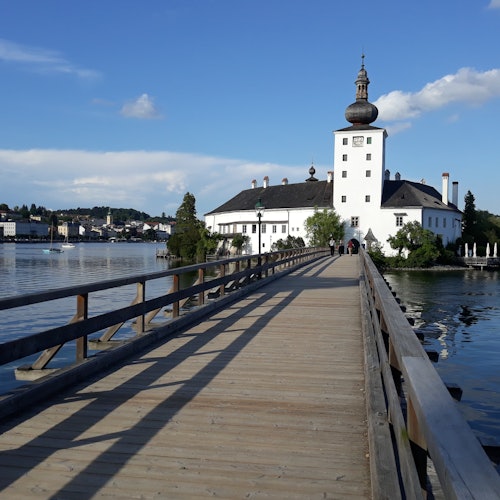 Hallstatt: Guided Day Trip from Vienna with Skywalk