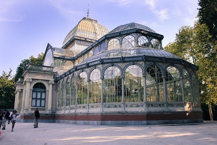 Madrid Royal Palace & Retiro Park Tour with Optional Tapas