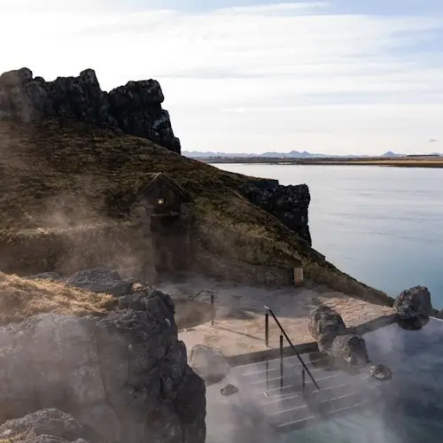 South Coast and Sky Lagoon: Tour from Reykjavik