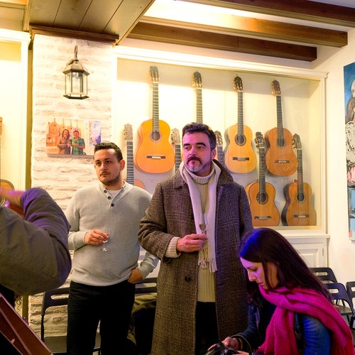 Sevilla: Tour por Triana con espectáculo flamenco y tapas