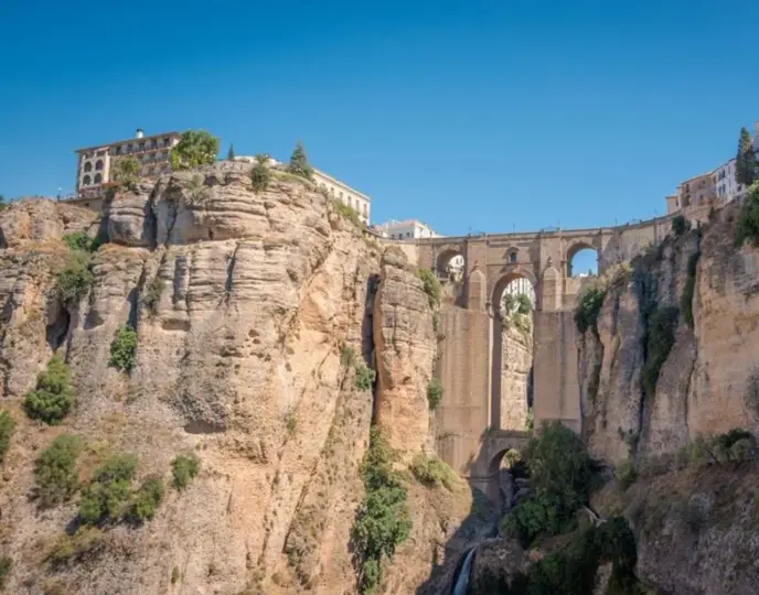 Málaga: tour por Ronda y Setenil con tiempo libre y tren lanzadera