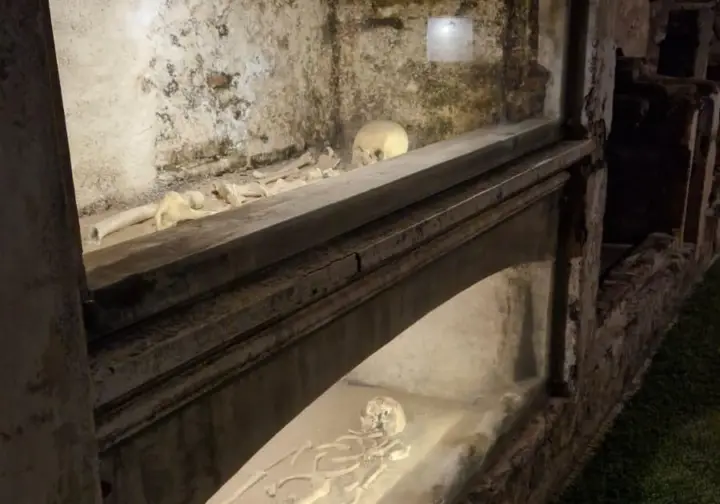Underground Antigua: Crypts and Catacombs Sightseeing Tour