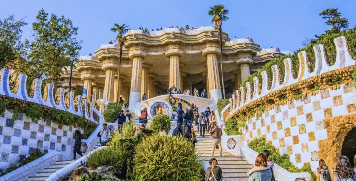 Barcelona: Park Guell Guided Tour with Skip The Line Entry