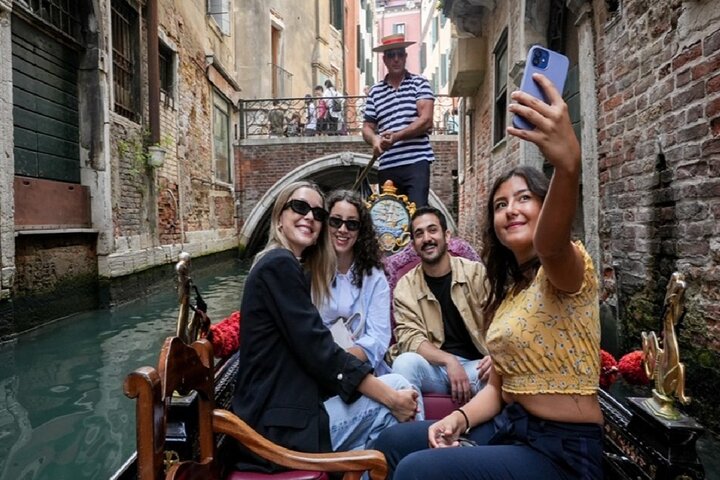 St Mark's, Doge's Palace, with Murano and Burano & Gondola Ride