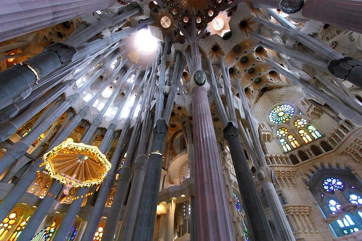 Visita privada nocturna a la Sagrada Familia con guía experto